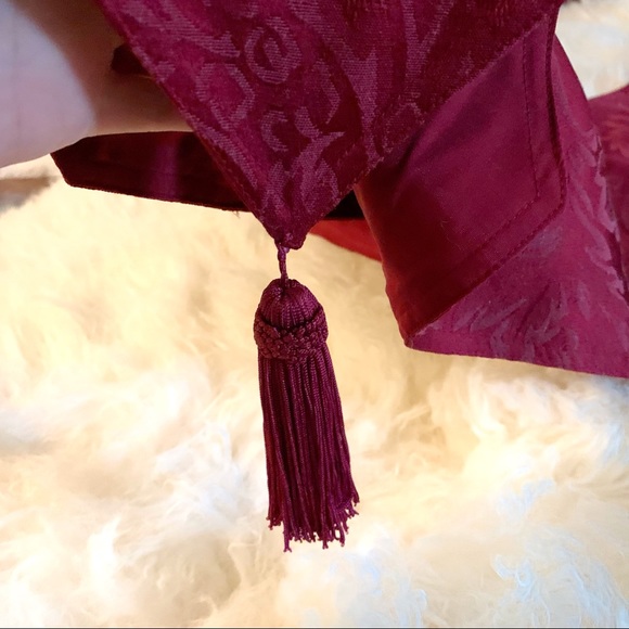 ❤️ Red Table Runner ❤️ - Picture 6 of 8